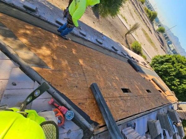 Roofing in Phoenix, AZ (1)